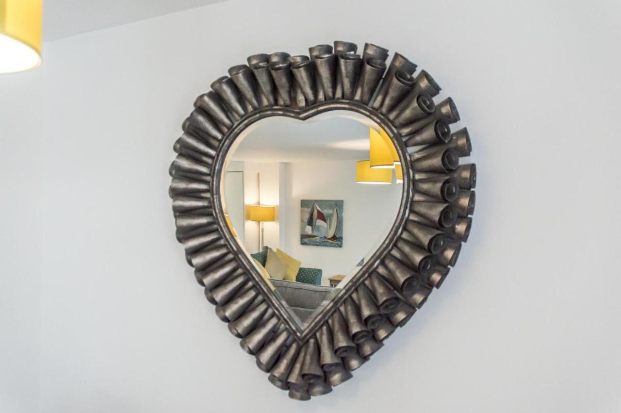 Milford Street - 5 Bedroom Luxurious Holiday Home - ซอนเดอร์สฟุต ภายนอก รูปภาพ