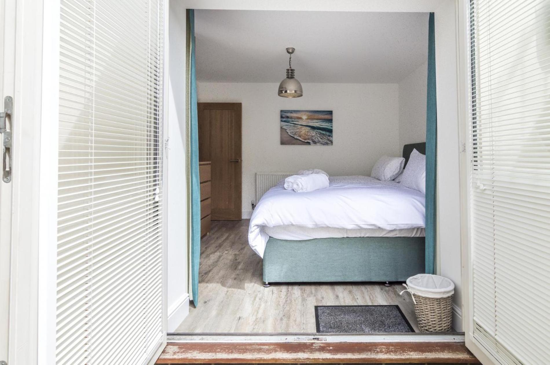 Milford Street - 5 Bedroom Luxurious Holiday Home - ซอนเดอร์สฟุต ภายนอก รูปภาพ